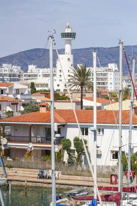 Magnifique Duplex, Vue Mer Et Canal By Welhomy Empuriabrava Eksteriør bilde